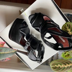 Leon Max Bravo-B Stiletto